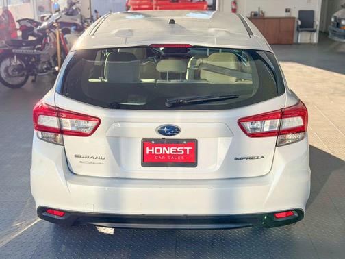 2019 Subaru Impreza 2.0i