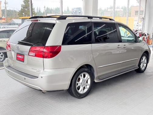 2004 Toyota Sienna XLE Limited