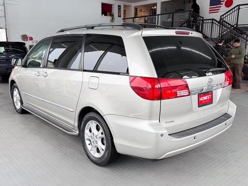 2004 Toyota Sienna XLE Limited