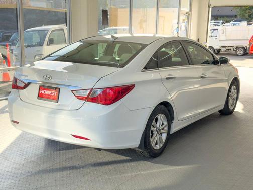 2013 Hyundai SONATA GLS
