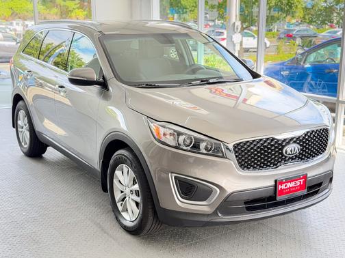 Gray 2016 Kia Sorento LX