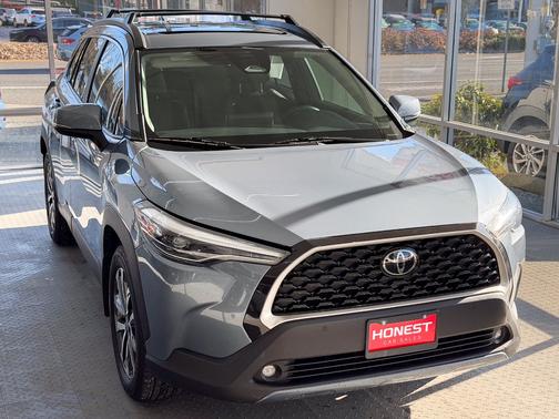2023 Toyota Corolla Cross XLE