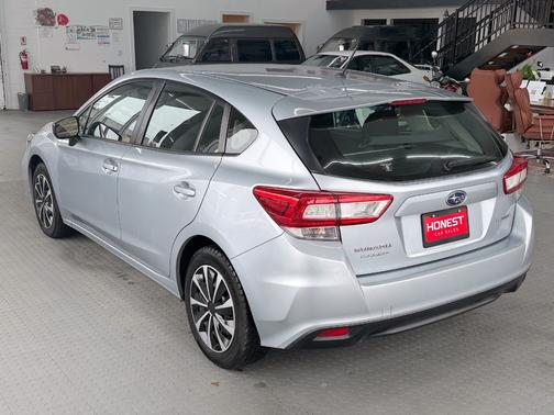 2019 Subaru Impreza 2.0i