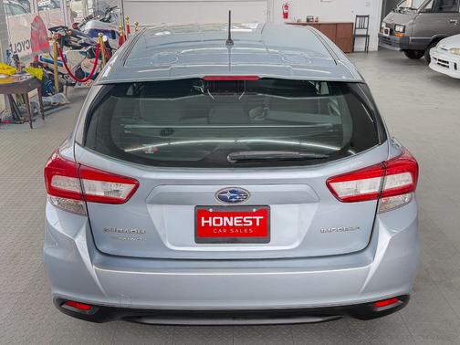 2019 Subaru Impreza 2.0i