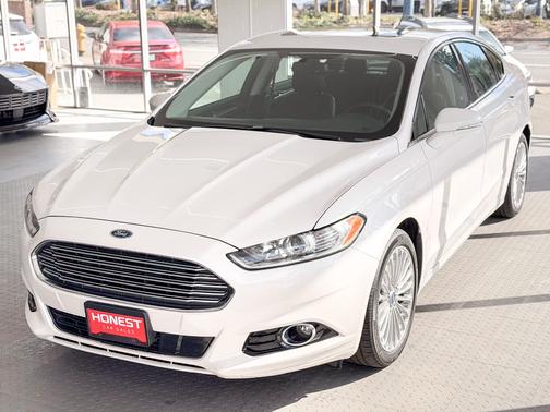 White 2016 Ford Fusion Titanium