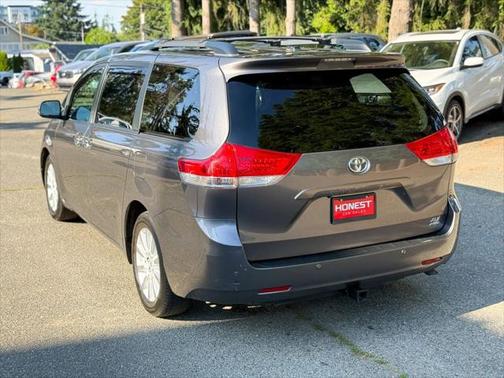2011 Toyota Sienna XLE