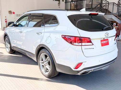 2017 Hyundai SANTA FE SE Ultimate