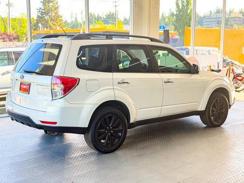 White 2012 Subaru Forester 2.5X Limited