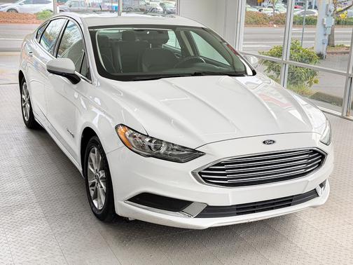 2017 Ford Fusion Hybrid SE