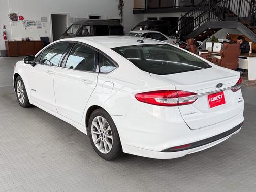 2017 Ford Fusion Hybrid SE