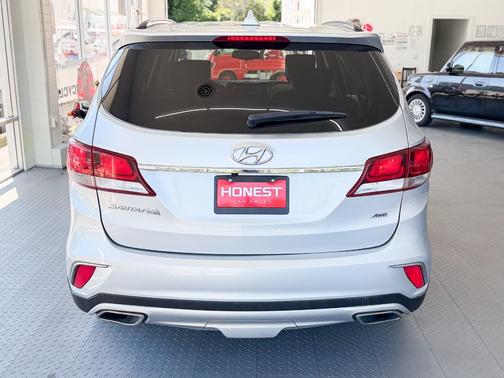 Silver 2017 Hyundai SANTA FE SE