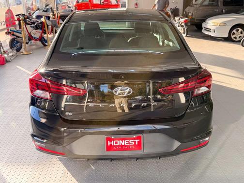 2020 Hyundai ELANTRA SE