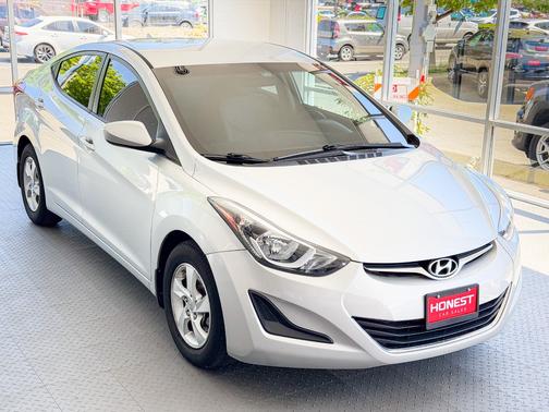 Silver 2015 Hyundai ELANTRA SE