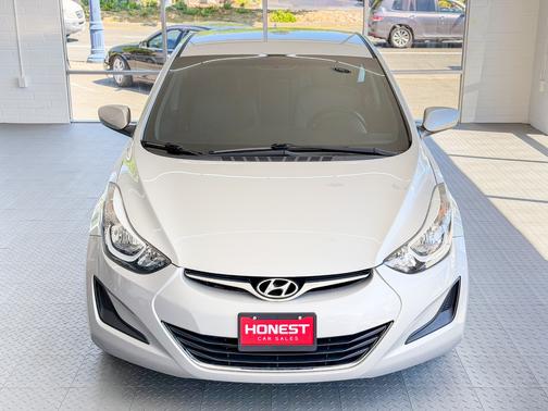 Silver 2015 Hyundai ELANTRA SE