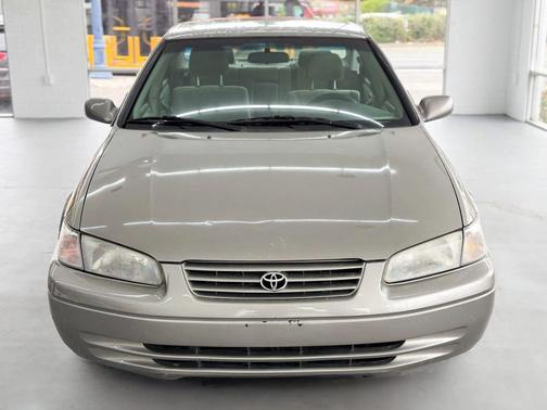 1999 Toyota Camry LE