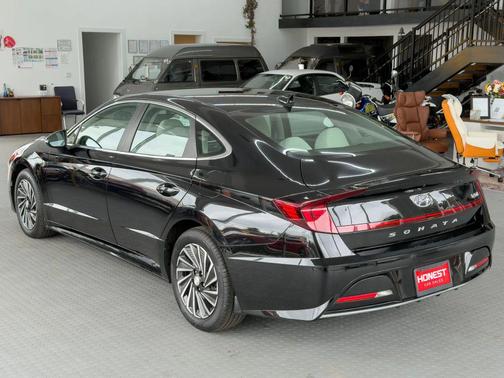 2023 Hyundai SONATA Hybrid SE
