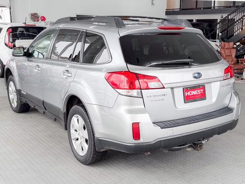 2010 Subaru Outback 2.5 i Limited