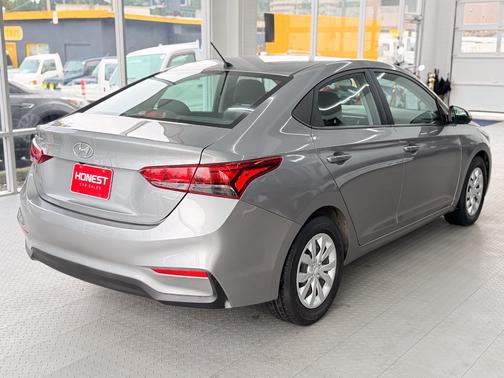 2021 Hyundai Accent SE