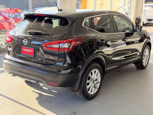 2022 Nissan Rogue Sport S