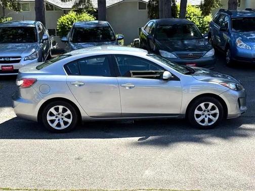 2013 Mazda Mazda3 i Sport