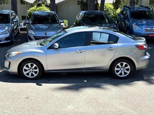2013 Mazda Mazda3 i Sport