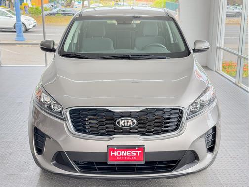 Silver 2019 Kia Sorento LX