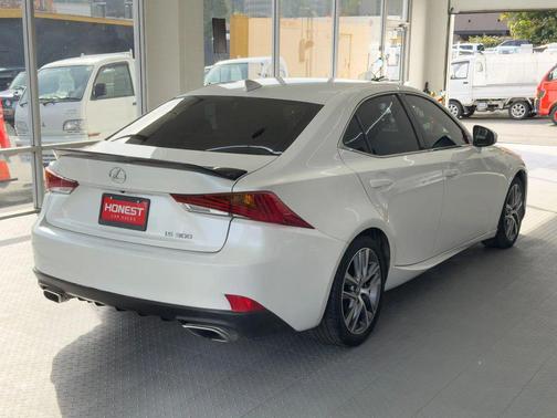 2018 Lexus IS 300 Base