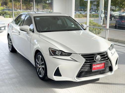 2018 Lexus IS 300 Base