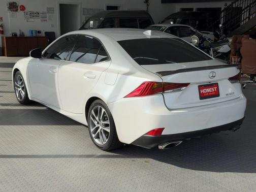 2018 Lexus IS 300 Base