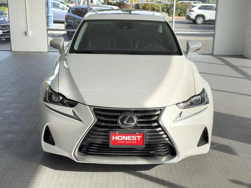 2018 Lexus IS 300 Base
