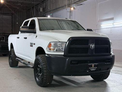 2017 RAM 2500 Tradesman Crew Cab 4x4 6'4' Box