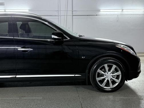 2017 INFINITI QX50 Base