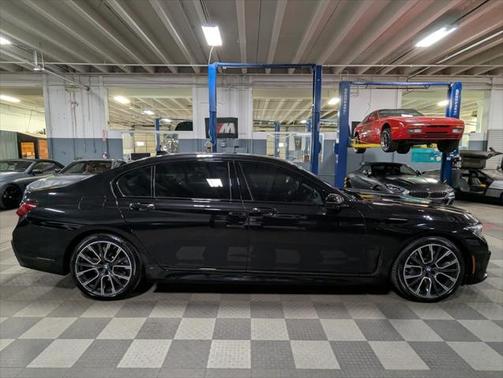 2022 BMW 750 i xDrive