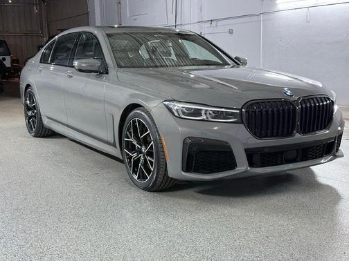 Bernina Grey Amber Effect 2021 BMW 750 i xDrive