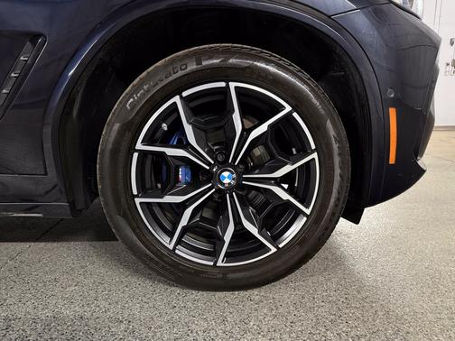 Carbon Black Metallic 2024 BMW X4 M40i