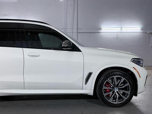 2021 BMW X5 M50i