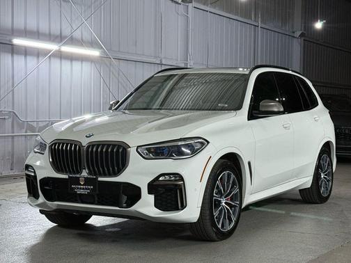 2021 BMW X5 M50i