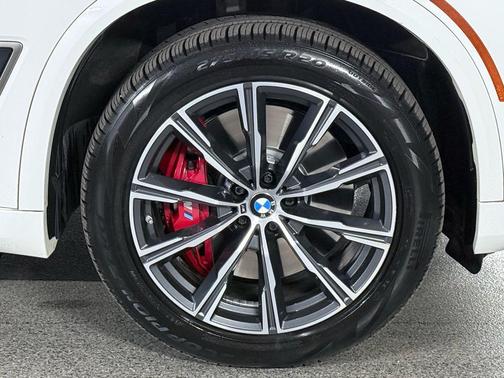2021 BMW X5 M50i