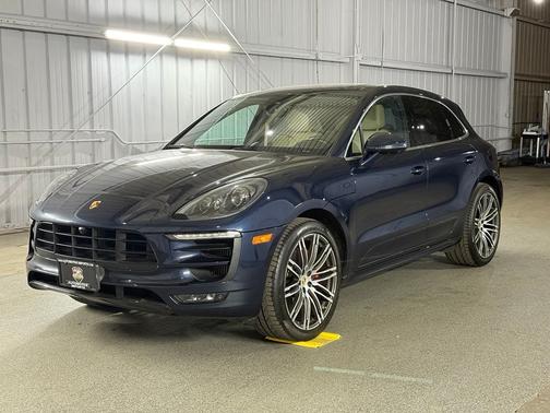 Night Blue Metallic 2018 Porsche Macan Macan