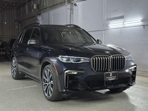 2022 BMW X7 M50i