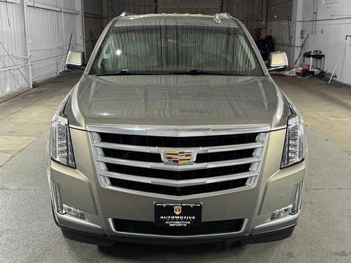2017 Cadillac Escalade Luxury