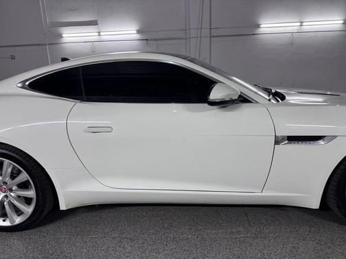 Polaris White 2017 Jaguar F-TYPE Premium