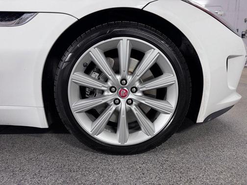 Polaris White 2017 Jaguar F-TYPE Premium