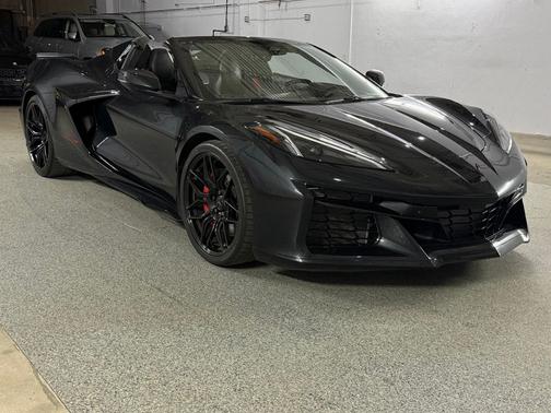 Carbon Flash Metallic 2024 Chevrolet Corvette Z06