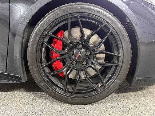 Carbon Flash Metallic 2024 Chevrolet Corvette Z06