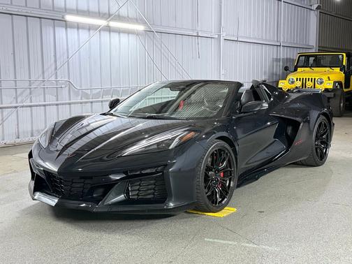 Carbon Flash Metallic 2024 Chevrolet Corvette Z06