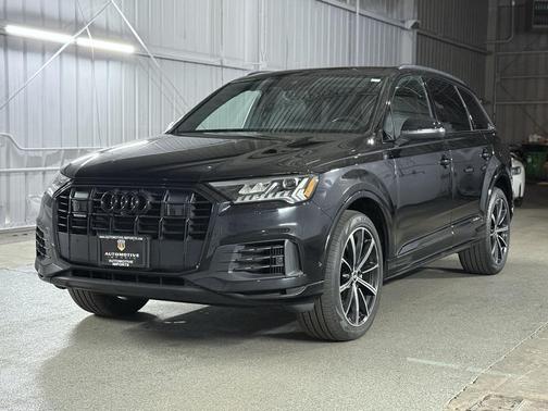 2022 Audi Q7 55 Premium Plus