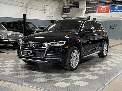 Photo 1 of 56 of 2019 Audi Q5 2.0T Premium Plus