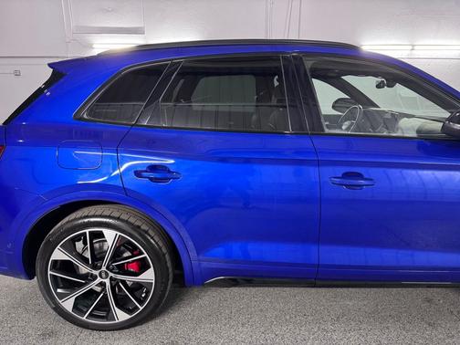 Ultra Blue Metallic 2024 Audi SQ5 Prestige