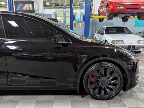 2024 Tesla Model Y Performance Dual Motor All-Wheel Drive